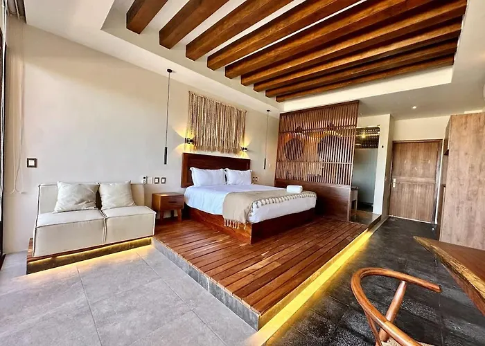 Relaxing Lakeside Retreat Pool, Hot Tub Y Patio Tulum